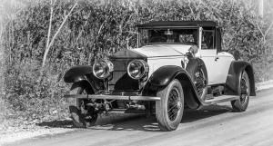 Vintage car in Ireland. History of car insurance in Ireland.